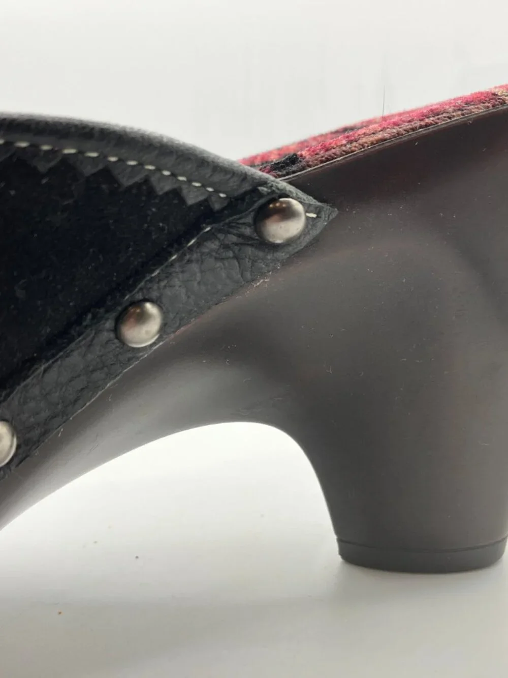 BareTraps Studded Platform Clogs Black Suede Size 8.5 heel 3.5-in Like New